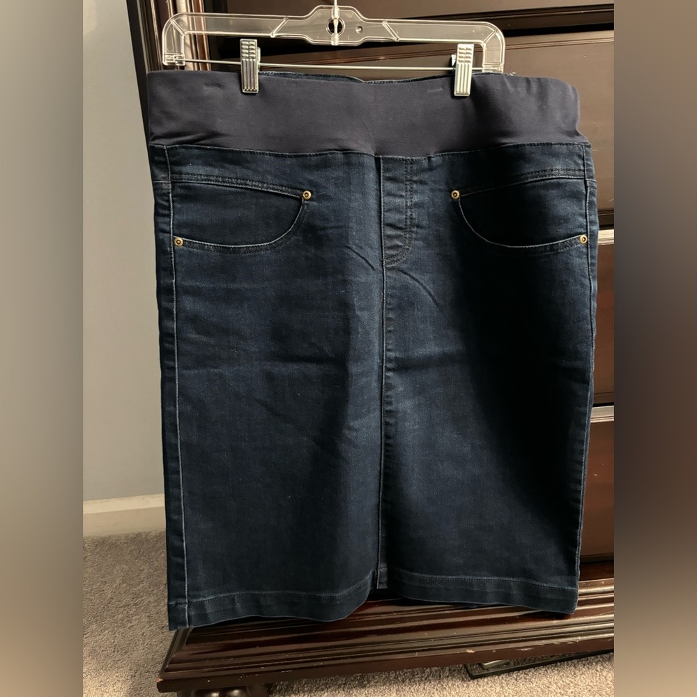 Maternity denim skirt